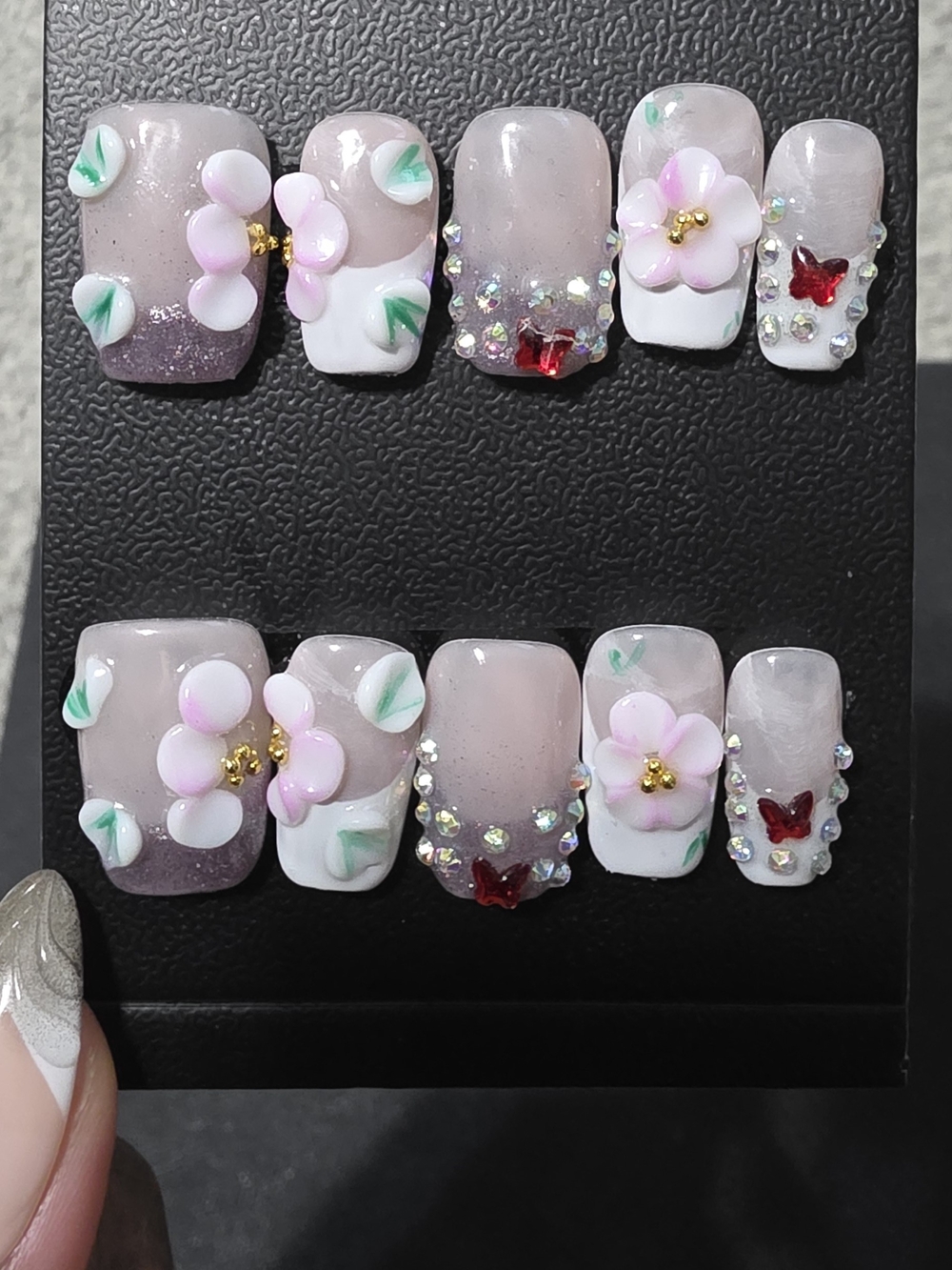 Floral 3D Press-On Nails Set - Pink and White